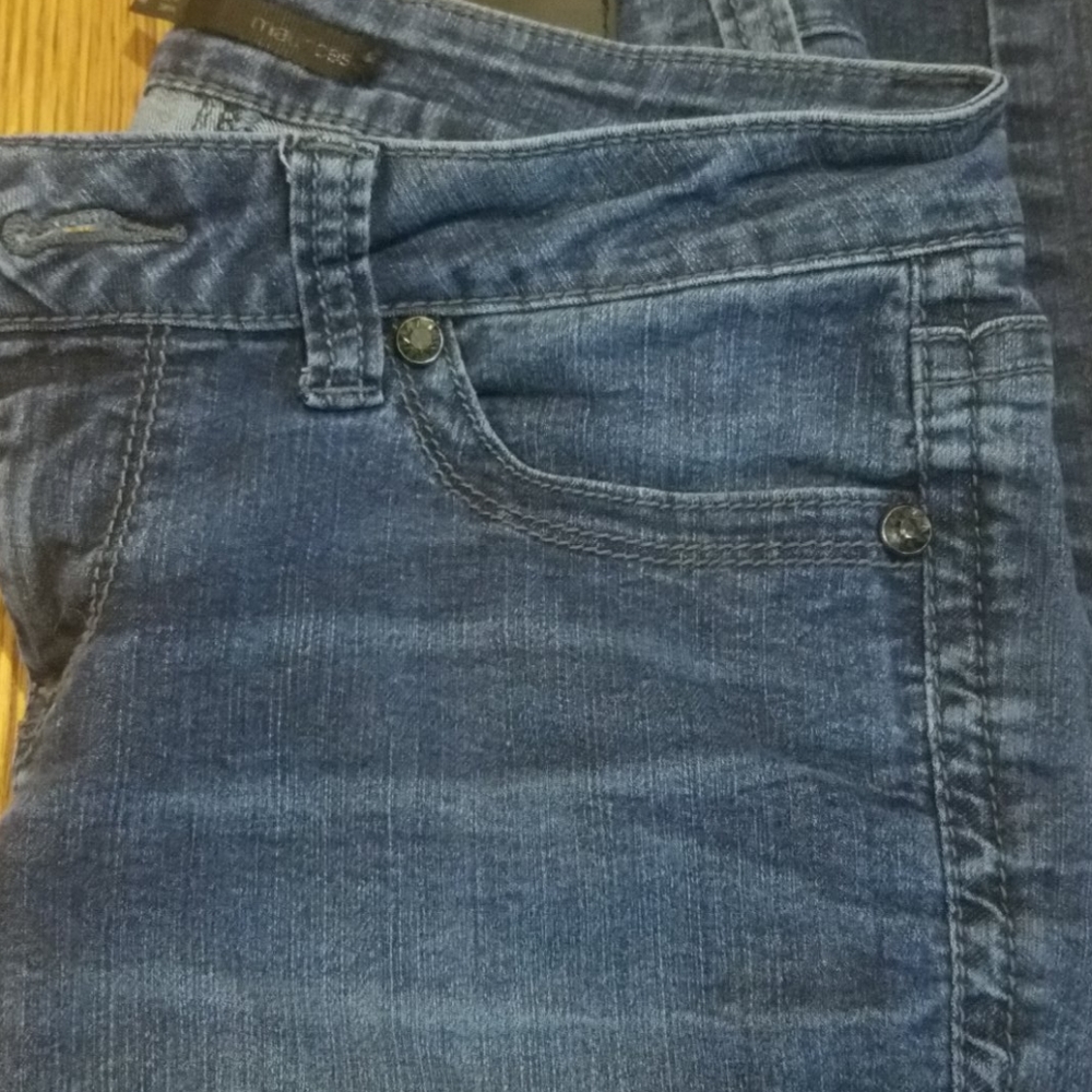 Jeans - Picture 3 of 3